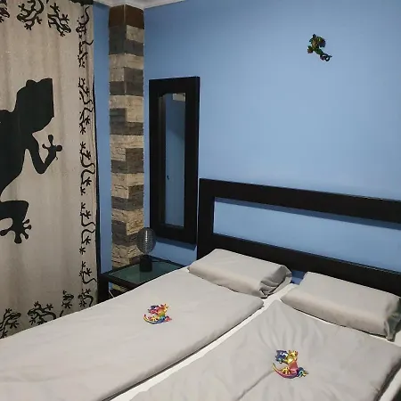 Lizards Lounge - Tanife Beim Yumbo *