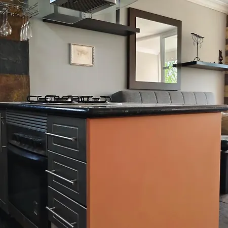 Lizards Lounge - Tanife Beim Yumbo *